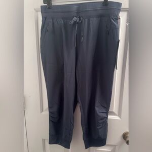 Med calf length pants